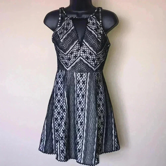 Free People Dresses & Skirts - Free People Lace Overlay Dress Size 2